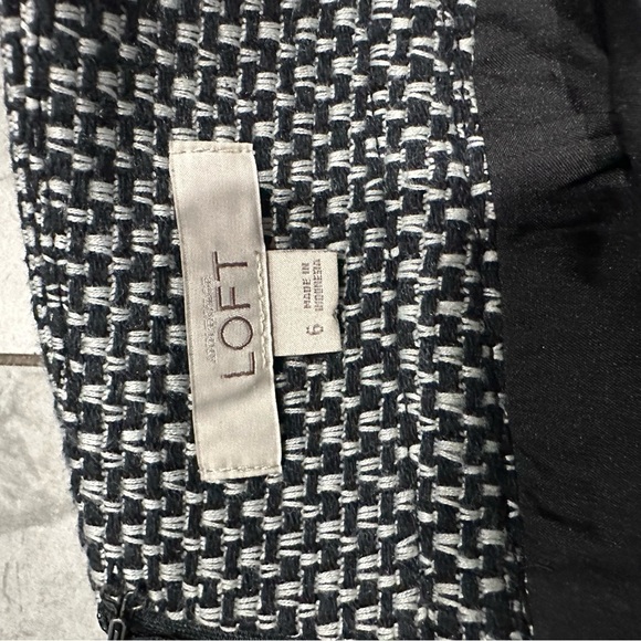 LOFT Monochrome Woven Skirt - Picture 3 of 3